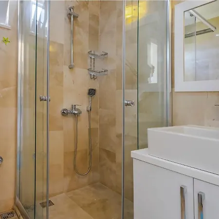 Apartment 3 Bedroom - 7760