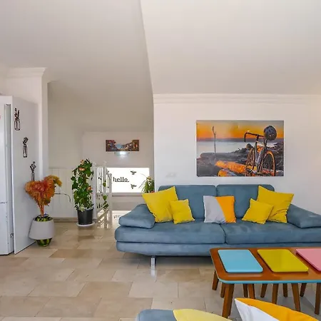 Apartment 3 Bedroom - 7760